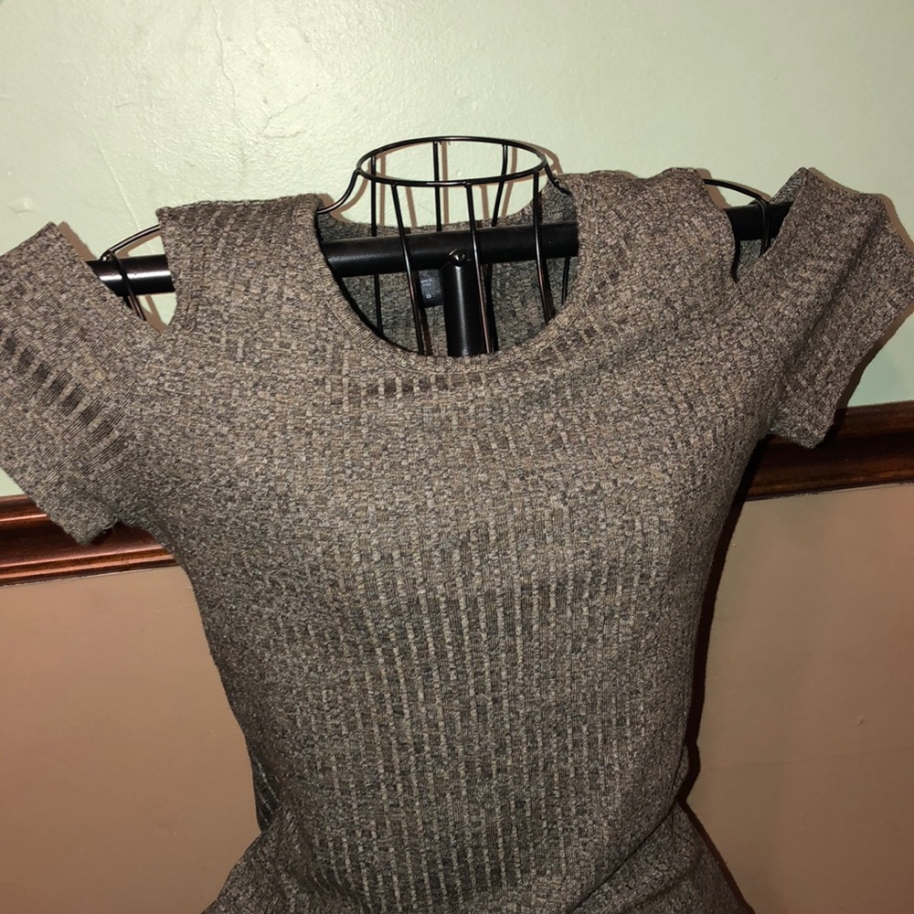 Dress - Picture 2 of 4